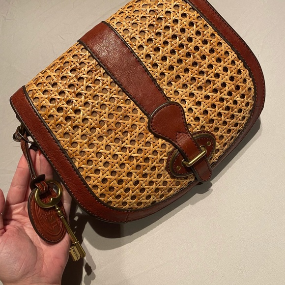 Fossil Crossbody - Picture 8 of 8